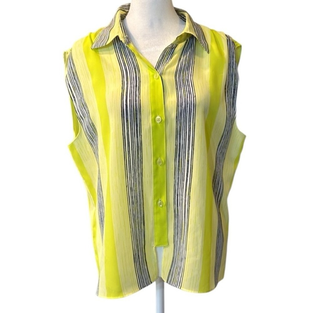 BCBG Summer Button Down Sleeveless Top Size Medium